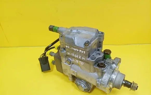 Chrysler Grand Voyager II Fuel injection high pressure pump 0460404963