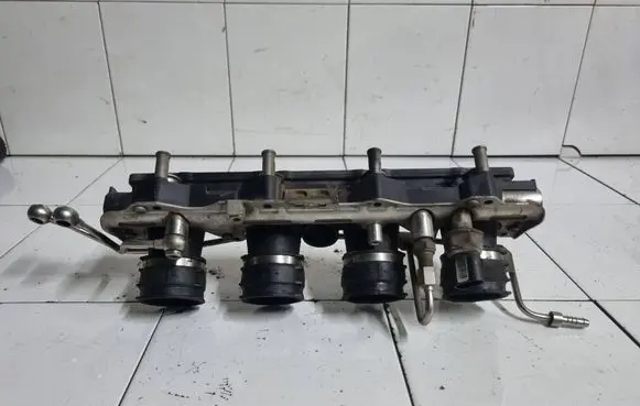 Volkswagen PASSAT B6 Intake manifold 06D133340