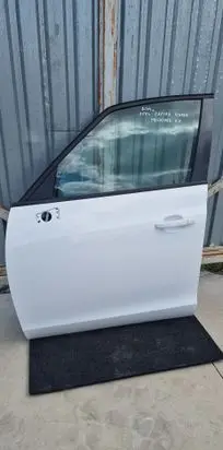 Opel Zafira C Front door