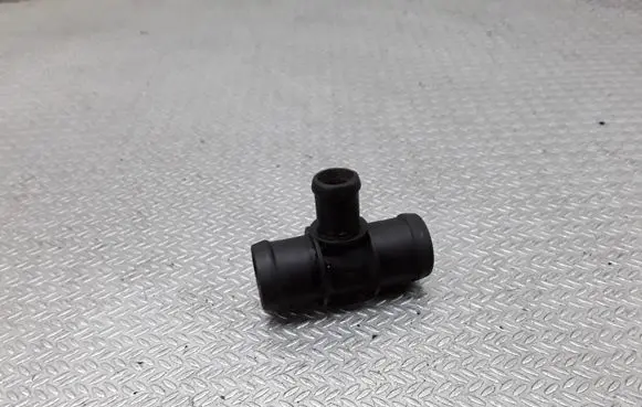 Engine coolant pipe/hose