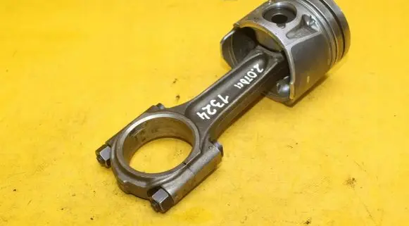 Ford Mondeo MK IV Piston with connecting rod 085190