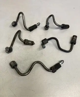 Mazda 5 Fuel injector supply line/pipe 