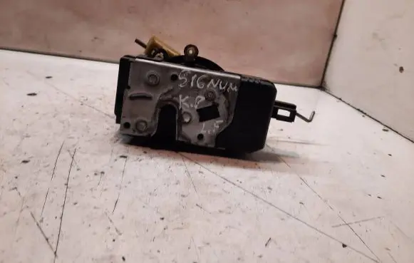 Opel Signum Front door lock 13157763