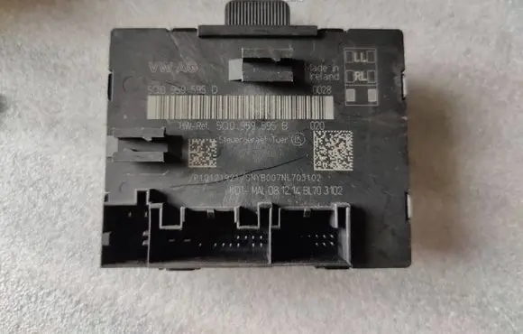 Volkswagen Golf VII Door control unit/module 5Q0959595D 5Q0959595B