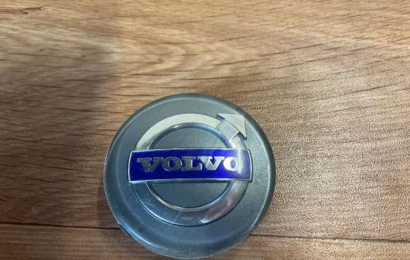 Volvo V70 Original wheel cap 30666913 30748052