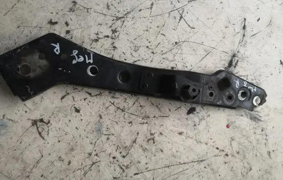 Renault Megane III Headlight/headlamp mounting bracket 6251206D