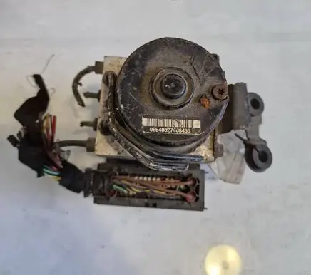 Volkswagen Golf IV ABS Pump 1J0614117G