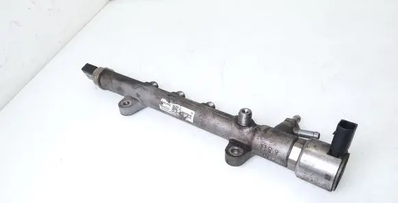 Mercedes-Benz E W212 Fuel main line pipe A6510700495 R9144Z240A