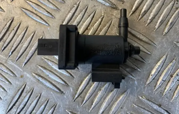 Mercedes-Benz CLK A209 C209 Turbo solenoid valve A2038000178