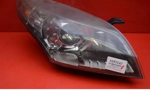 Renault Megane III Headlight/headlamp 260100021R