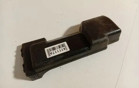 Toyota Aygo AB10 Fuse box cover 