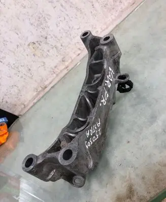 Opel Astra L Engine mounting bracket 9854066580