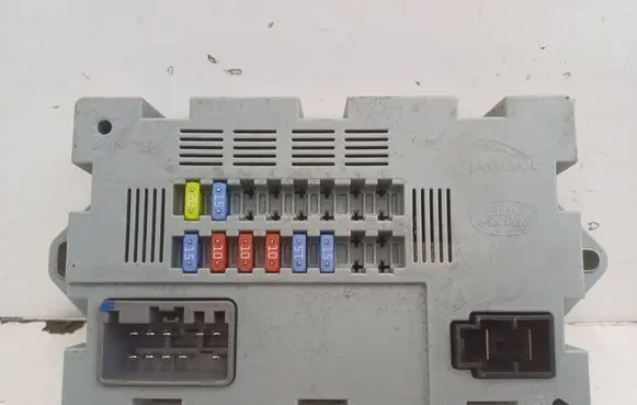 Land Rover Discovery 4 - LR4 Fuse module EH2214Q073AA
