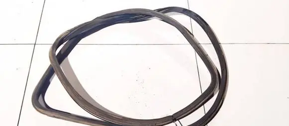 Volkswagen PASSAT B4 Rubber seal front coupe door 