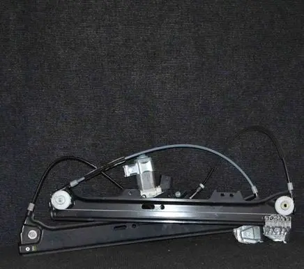 BMW 5 E60 E61 Front door electric window regulator 7075667