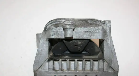 Skoda Octavia Mk2 (1Z) Engine mount bracket 1K0199262