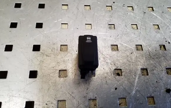 Renault Trafic II (X83) Windscreen/window heater switch 2648804