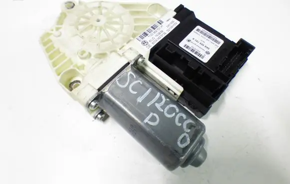 Volkswagen Scirocco Front door window regulator motor 1Q0959701H 5K0959793A S2108H009