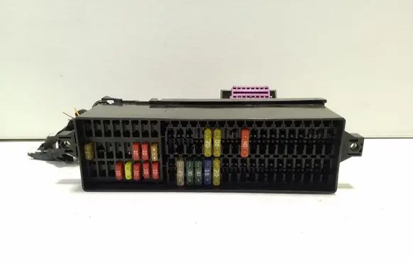 Volkswagen Golf Plus Fuse module 6R0937615A