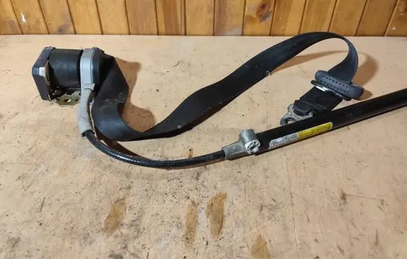 Volkswagen PASSAT B4 Front seatbelt 3A0857705A 00058337 44109545