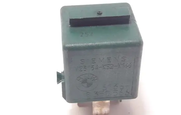 BMW 5 E34 Other relay 8350566 V23134K52X166