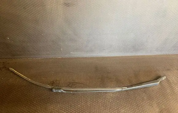 Peugeot 5008 Front wiper blade arm 9672059480
