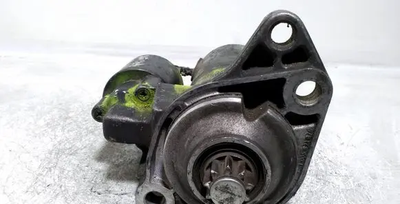 Volkswagen Golf IV Starter motor 0001121006 020911023F