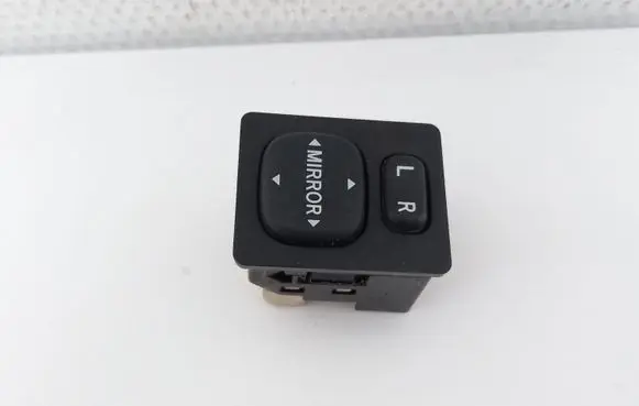 Wing mirror switch