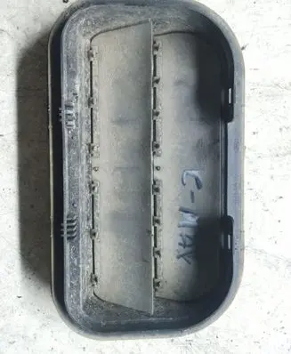 Ford Focus Quarter panel pressure vent YF1A54280B62AE D3L4A