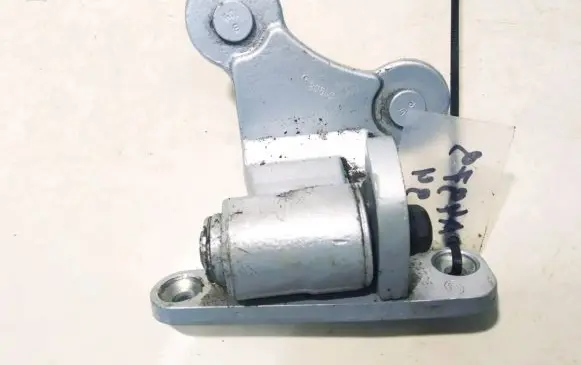 Mercedes-Benz C AMG W204 Rear door lower hinge 07012