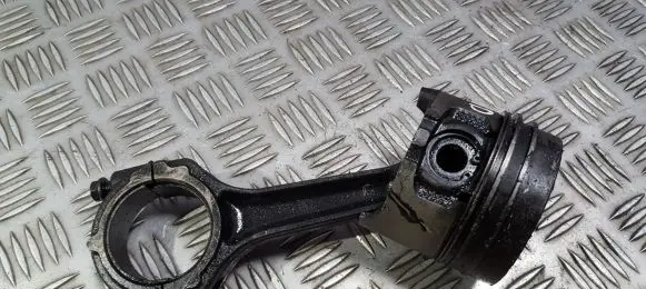 Renault Megane I Piston with connecting rod