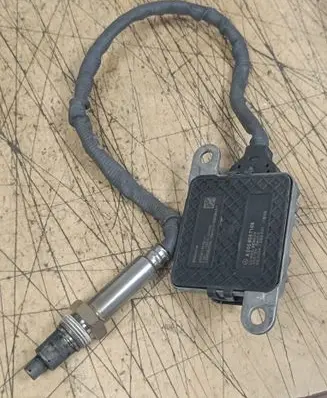 Mercedes-Benz Sprinter W907 W910 Lambda probe sensor A0009057108