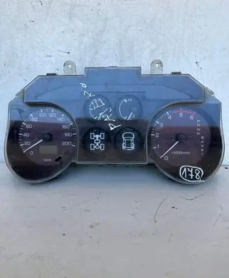 Mitsubishi Pajero Speedometer (instrument cluster) 0898Z8