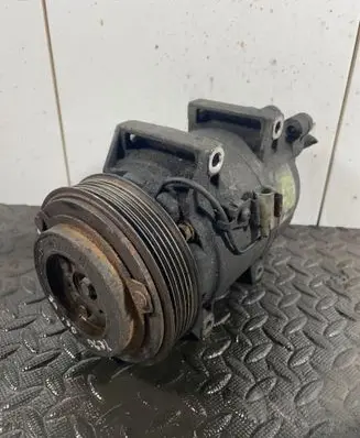 Volvo XC90 Air conditioning (A/C) compressor (pump) 8708581