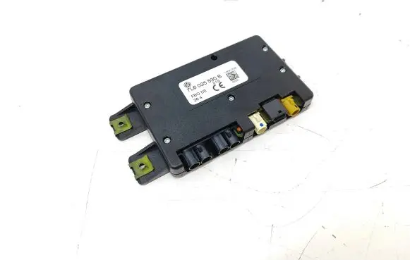Volkswagen Touareg I Antenna control unit 7L6035530B 12041700