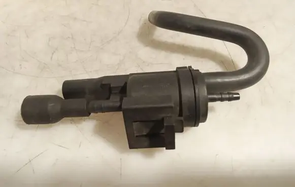 Mercedes-Benz E W212 Valve vacuum 0025407097