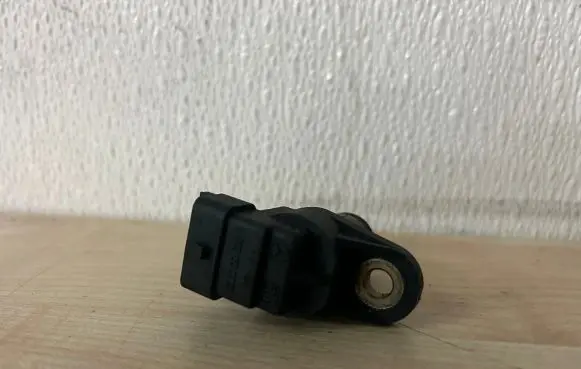 Mercedes-Benz E W211 Camshaft position sensor A0031539728
