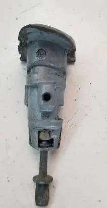 Volkswagen PASSAT B7 Front door lock (next to the handle) 3C0837167B