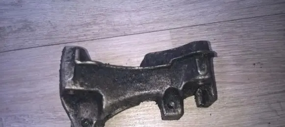 Citroen Berlingo Engine mounting bracket 9645382880