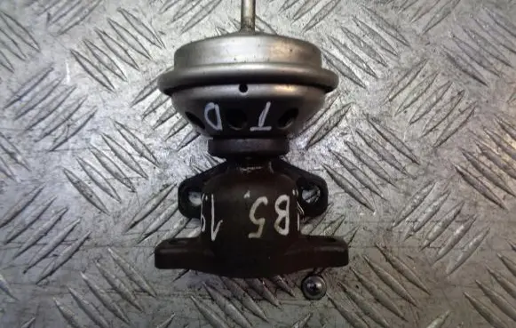 Audi A4 S4 B5 8D EGR valve 028131501E