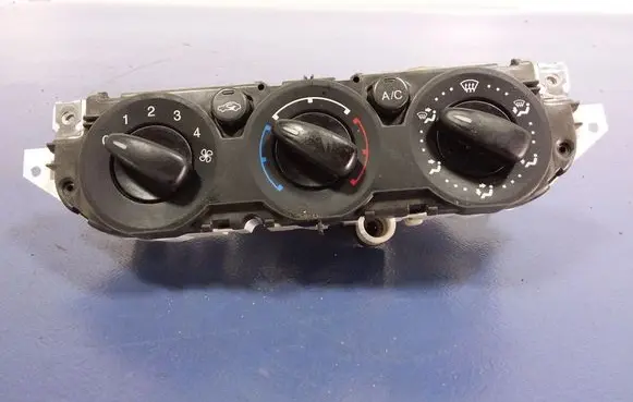Ford Focus C-MAX Climate control unit 3M5T19980AD