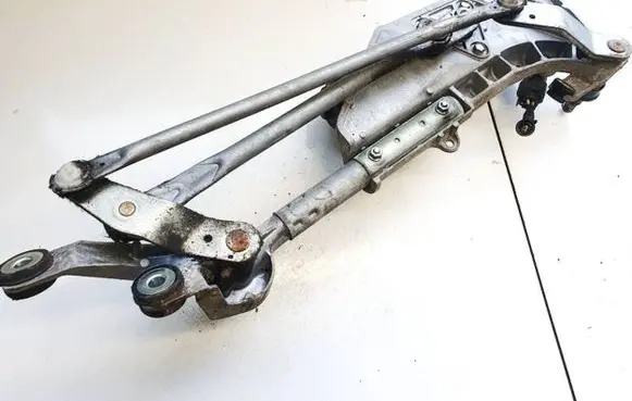 Honda CR-V Front wiper linkage and motor swaake