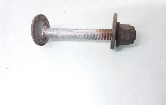 Volkswagen PASSAT B7 Rear suspension camber bolt 