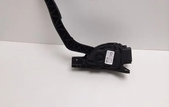 Ford Fiesta Accelerator throttle pedal 8V219F836AB 6PV00951720
