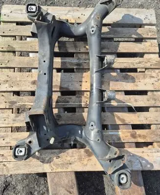 BMW 3 F30 F35 F31 Rear axle beam with reductor 6857723