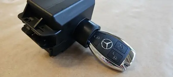 Mercedes-Benz GL X166 Ignition lock A1669055100 1669055100