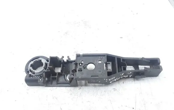 Rear door exterior handle/bracket
