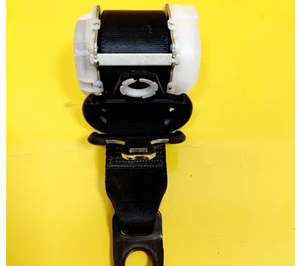 Peugeot 107 Rear seatbelt H073901