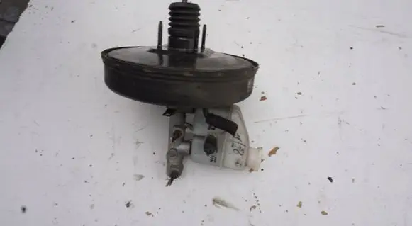 Hyundai i30 Brake booster 1H200