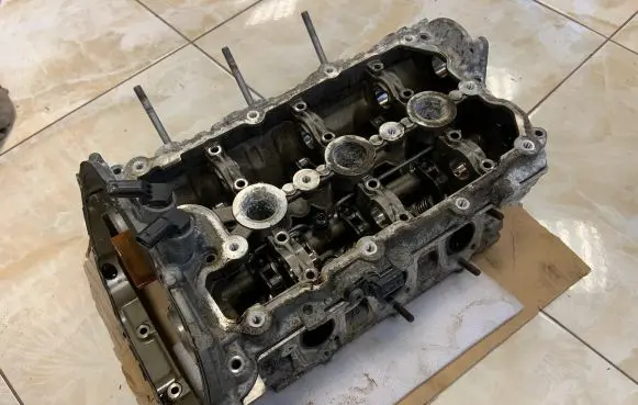 Audi Q7 4M Engine head 06E103404AA 06E103286